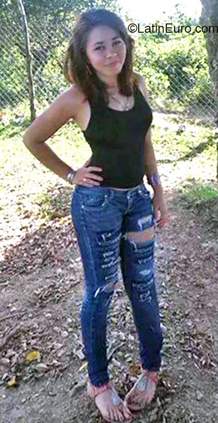 Date this sultry Honduras girl Lores from Tocoa HN1813