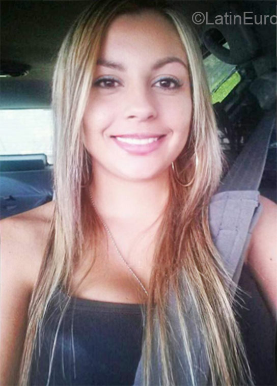 Date this hard body Venezuela girl Iris from Barquisimeto VE644