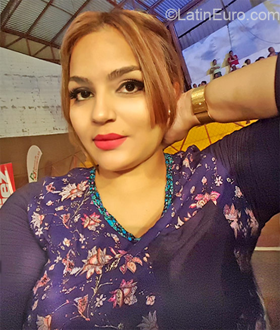 Date this stunning Honduras girl Bella from La Ceiba HN1812