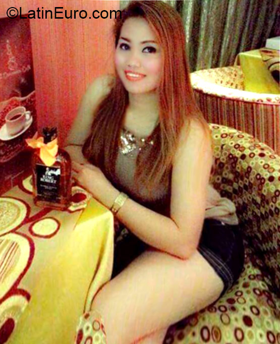 Date this pretty Bahrain girl Lady from Manama BH14