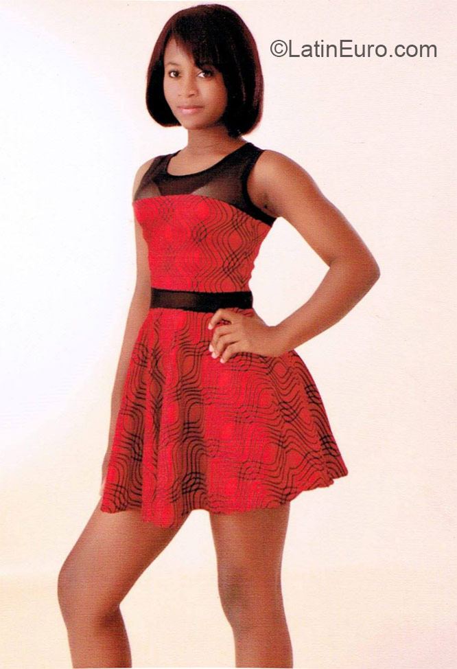 Date this young Dominican Republic girl Merodine from Santo Domingo DO24037