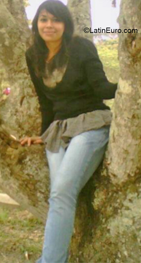 Date this athletic Honduras girl Pamela from Tegucigalpa HN1851