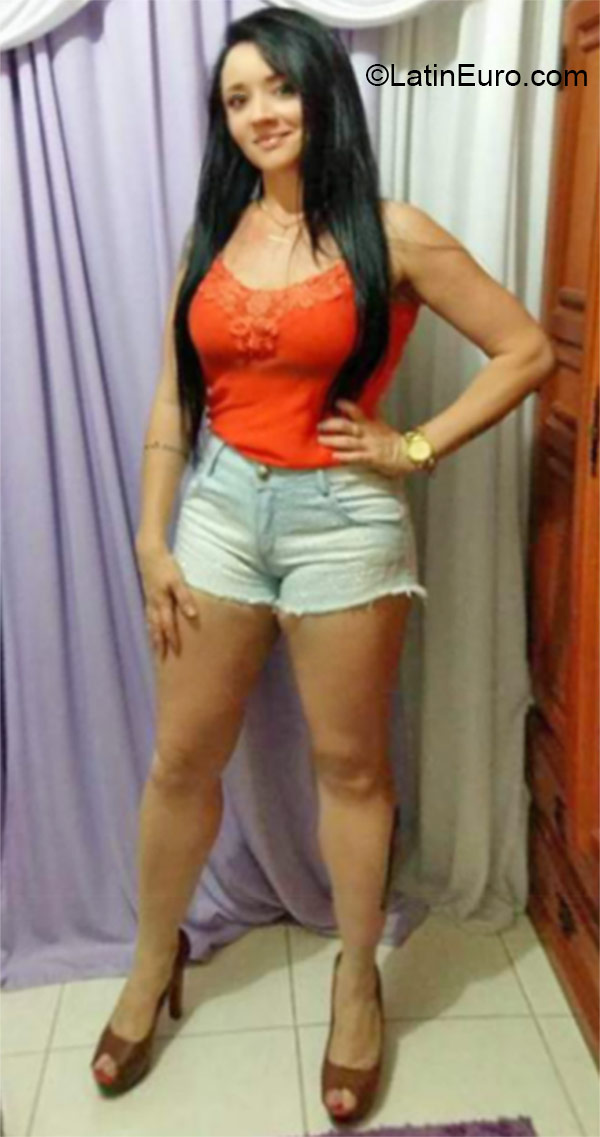 Date this pretty Brazil girl Barbara from Rio De Janeiro BR9525