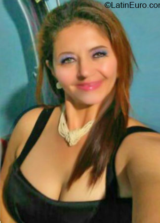 Date this voluptuous Honduras girl Yessy from Santa Barbara HN1868