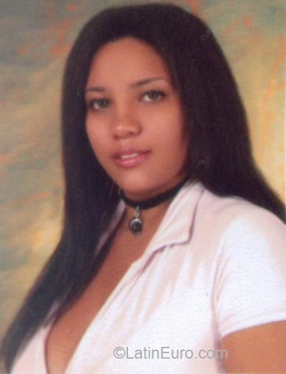 Date this hot Colombia girl Maryam from Cali CO18404