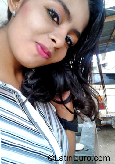 Date this cute Honduras girl Marina from Tela HN1897