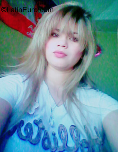 Date this nice looking Honduras girl Alexa from Tegucigalpa HN1900