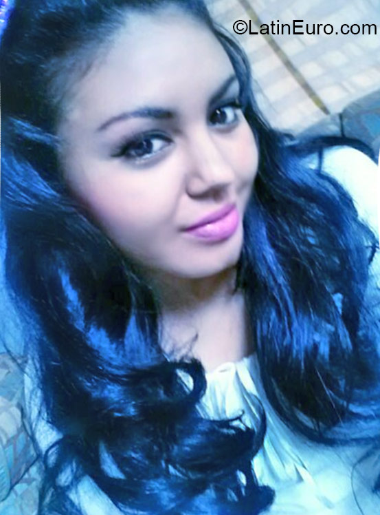 Date this gorgeous Honduras girl Dania from La Ceiba HN1907