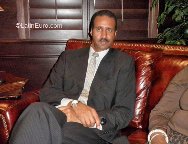 Date this good-looking United States man OneWarren from Phila. US16858