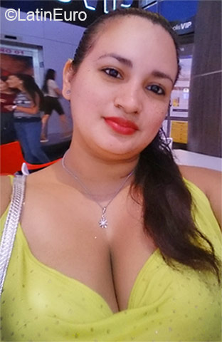 Date this good-looking Panama girl Amanda from Panama City PA839