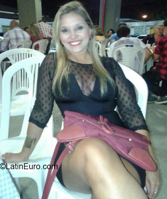 Date this gorgeous Brazil girl Thalita from Aracaju BR9545