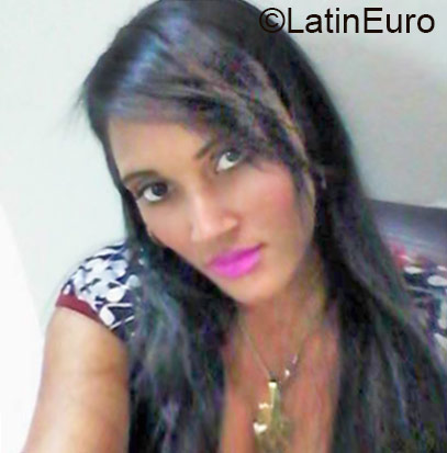 Date this attractive Dominican Republic girl Yudi from Santo Domingo DO24528