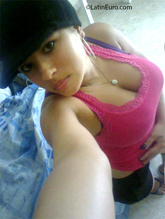 Date this young Dominican Republic girl Madelin from Santiago DO24733