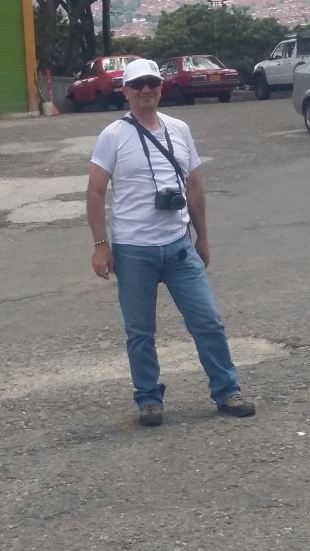 Date this fun Colombia man Cesar from Envigado CO18633