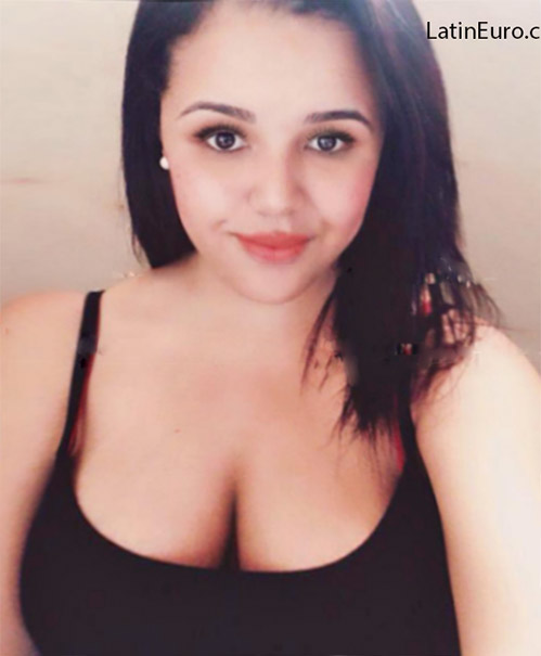 Date this good-looking Brazil girl Maria from Araras BR9580