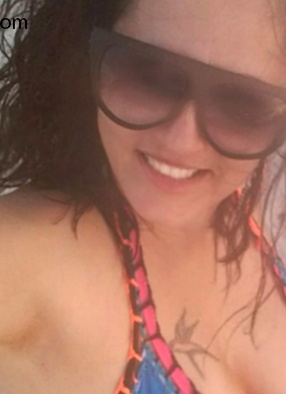 Date this gorgeous Brazil girl Waleria from Goiania BR9590