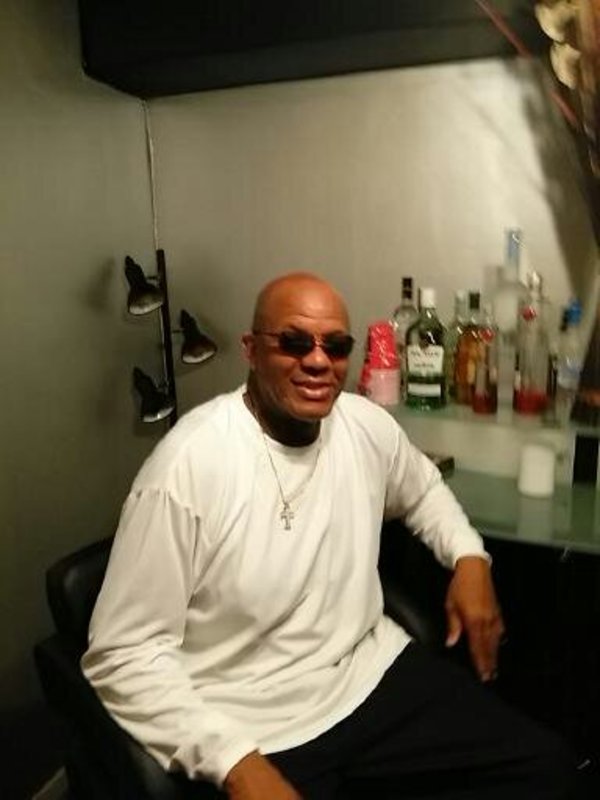 Date this delightful United States man Bachillor from New York US17084