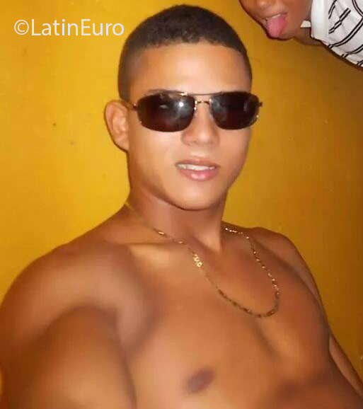 Date this voluptuous Colombia man Javier from Barranquilla CO18696