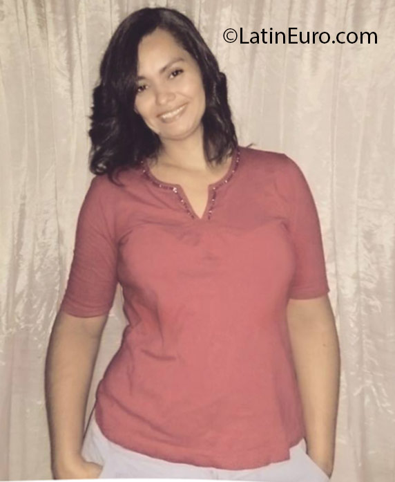 Date this good-looking Honduras girl Yenmi from Tocoa HN2044