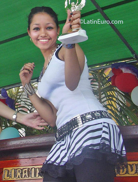 Date this nice looking Honduras girl Glendie from San Pedro Sula HN2055