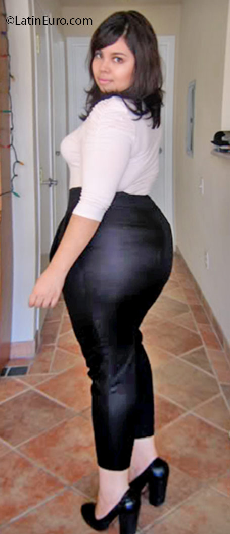 Date this voluptuous Brazil girl JulliannBR from Recife BR9618