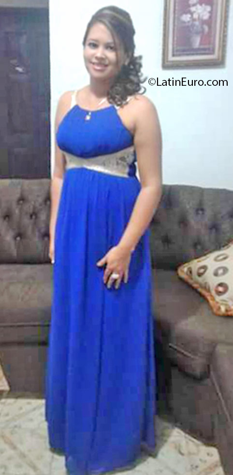 Date this voluptuous Honduras girl Johanna from San Pedro Sula HN2333
