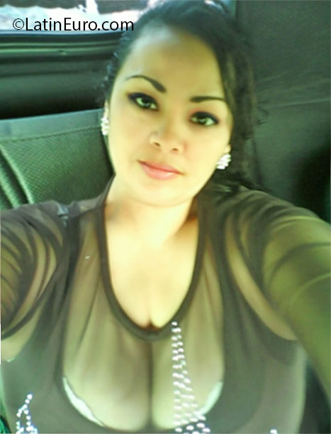 Date this charming Honduras girl Elsa from Copan HN2090