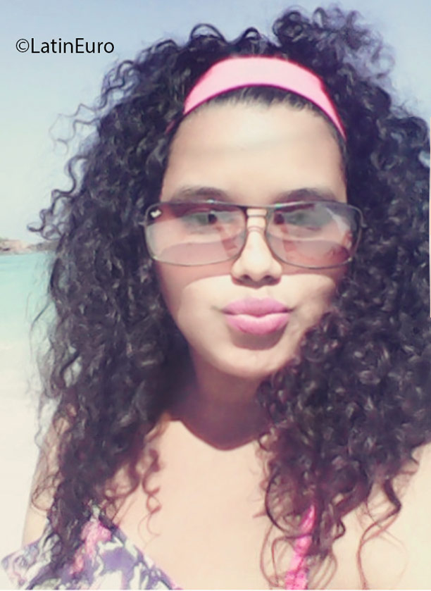 Date this good-looking Honduras girl Corina from Tegucigalpa HN2091
