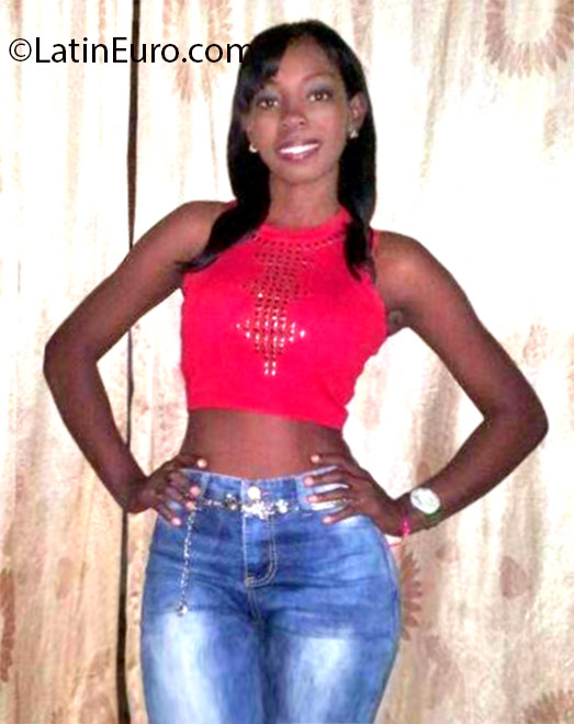 Date this nice looking Dominican Republic girl Maria from Santo Domingo DO27161