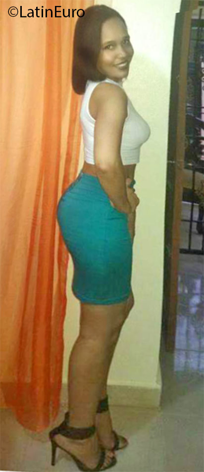 Date this charming Dominican Republic girl Carmen Cruz from Santo Domingo DO25366