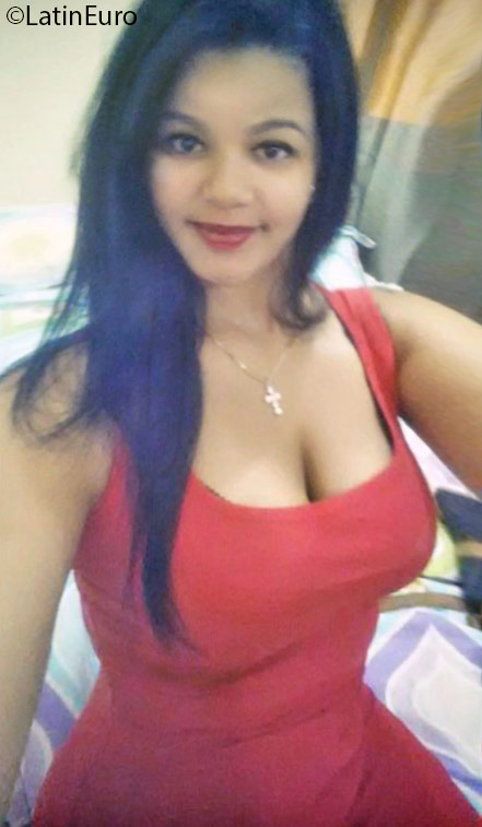 Date this funny Dominican Republic girl Laura from Santiago DO25370
