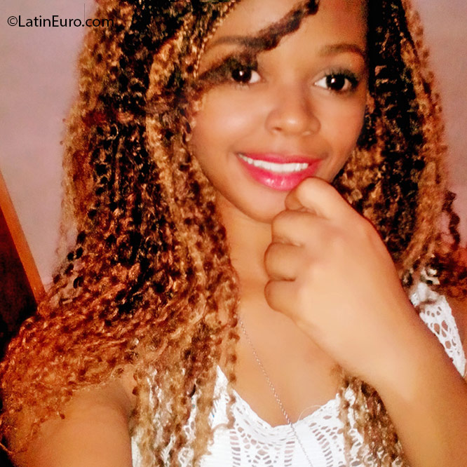 Date this pretty Honduras girl Kimberly from El progreso HN2105