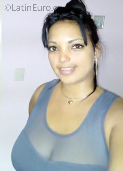 Date this funny Cuba girl Yakelin from Ciudad Habana CU68