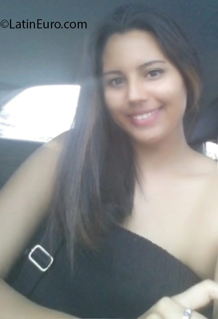 Date this voluptuous Panama girl Mily from David PA945
