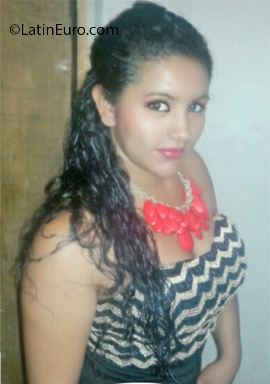 Date this beautiful Honduras girl Lilian from Tegucigalpa HN2123
