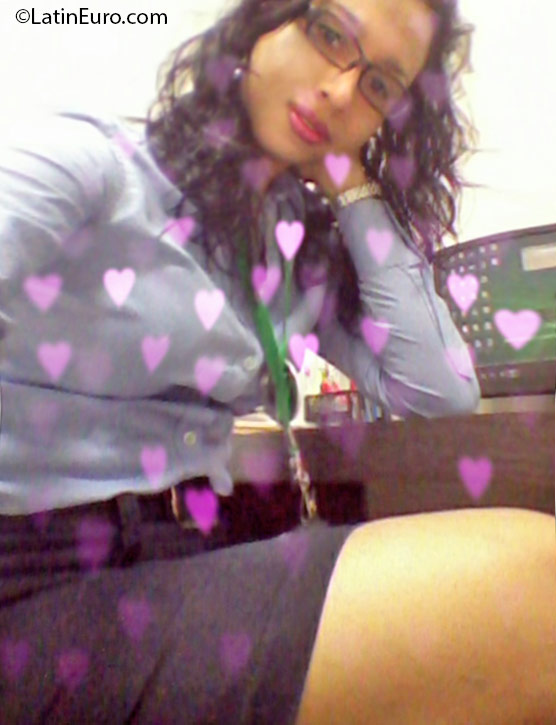 Date this good-looking Honduras girl Sandra from San Pedro Sula HN2125