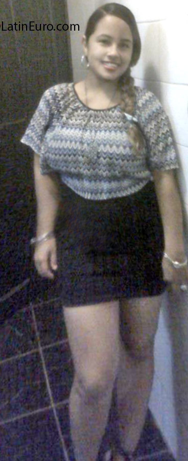 Date this athletic Dominican Republic girl Rubi from La Vega DO25504