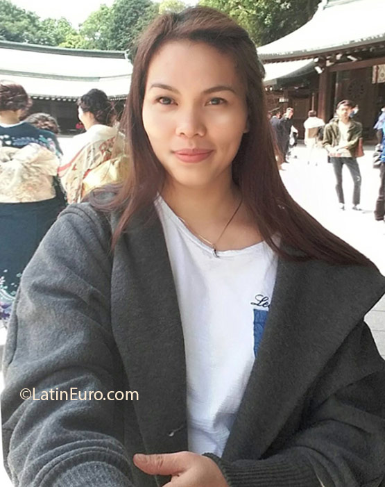 Date this hard body Philippines girl Nachiel from Manila PH891