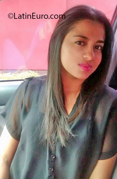 Date this attractive Honduras girl Mariana from San Pedro Sula HN2139