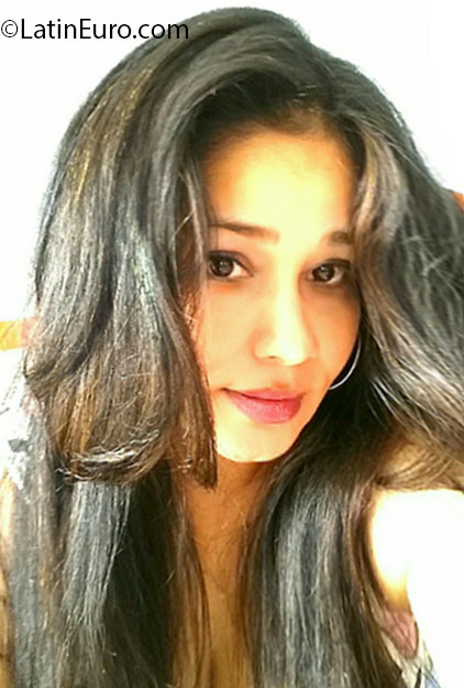 Date this passionate Honduras girl Demi from Tegucigalpa HN2152
