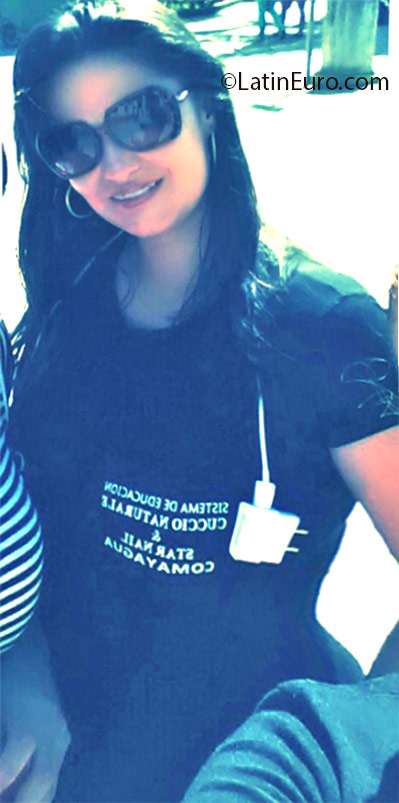 Date this pretty Honduras girl Bessy from Siguatepeque HN2156