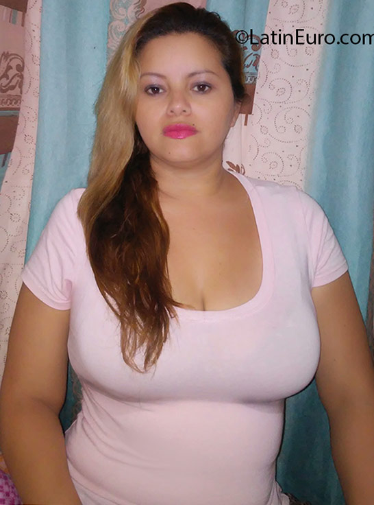 Date this pretty Costa Rica girl Marbeli from San Jose CR331