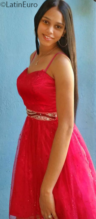 Date this funny Dominican Republic girl Irene from Santiago DO25703