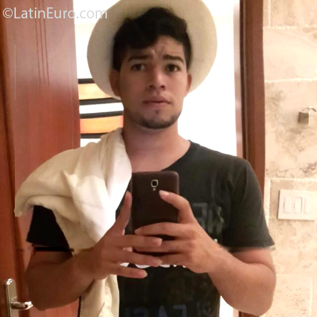 Date this foxy Panama man Jorge from Panama City PA972