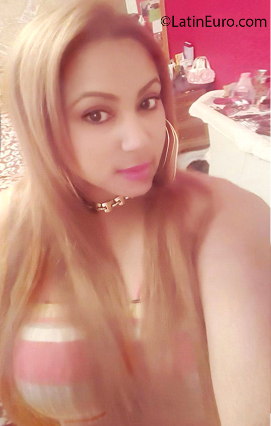 Date this hot Spain girl Aracelis from Barcelona ES342