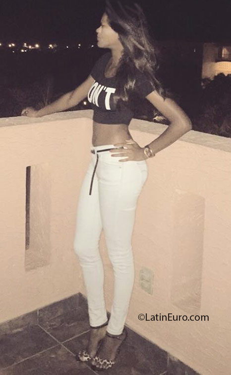 Date this foxy Honduras girl Bianca from Tegucigalpa HN2187
