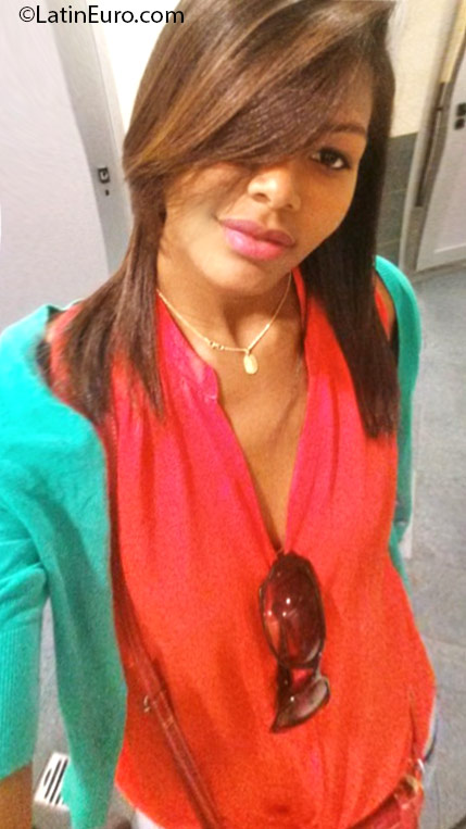 Date this hard body Italy girl Mila04 from Brescia IT273