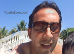 good-looking United States man Luis from Miami US17381