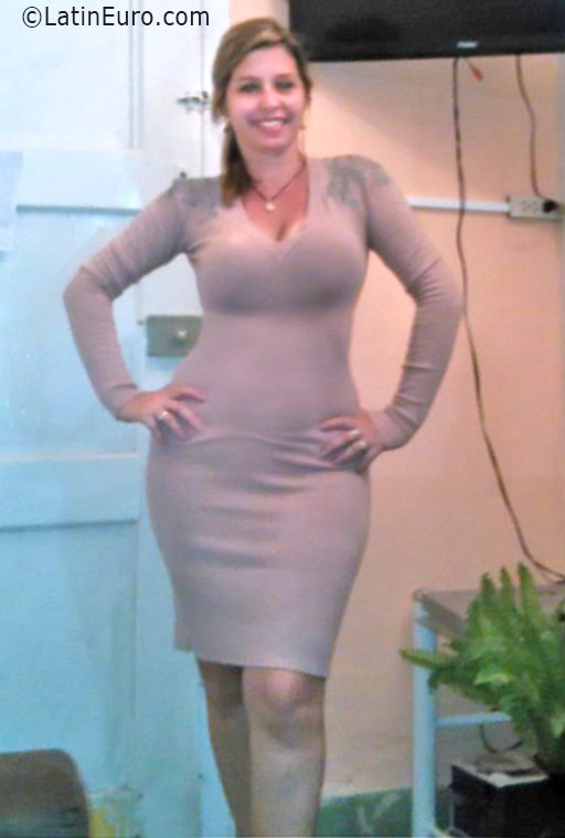 Date this fun Cuba girl Lisbel from Havana CU69