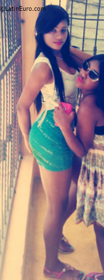 Date this exotic Dominican Republic girl Yesenia from Santiago DO25906